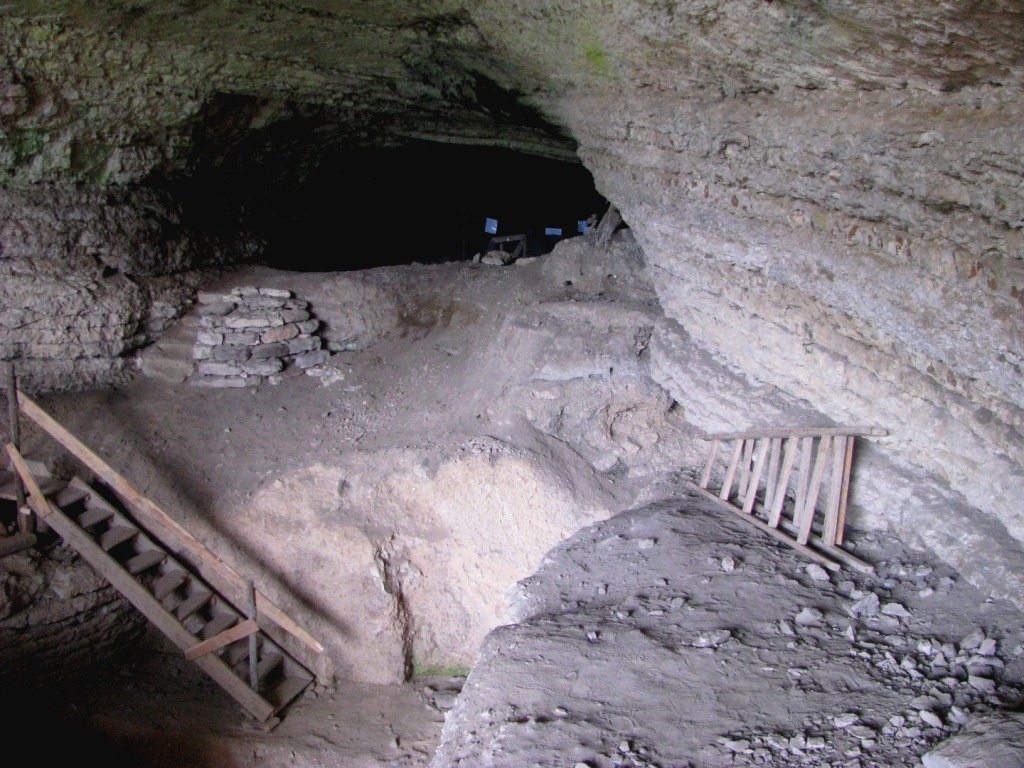 Kozarnika cave 30