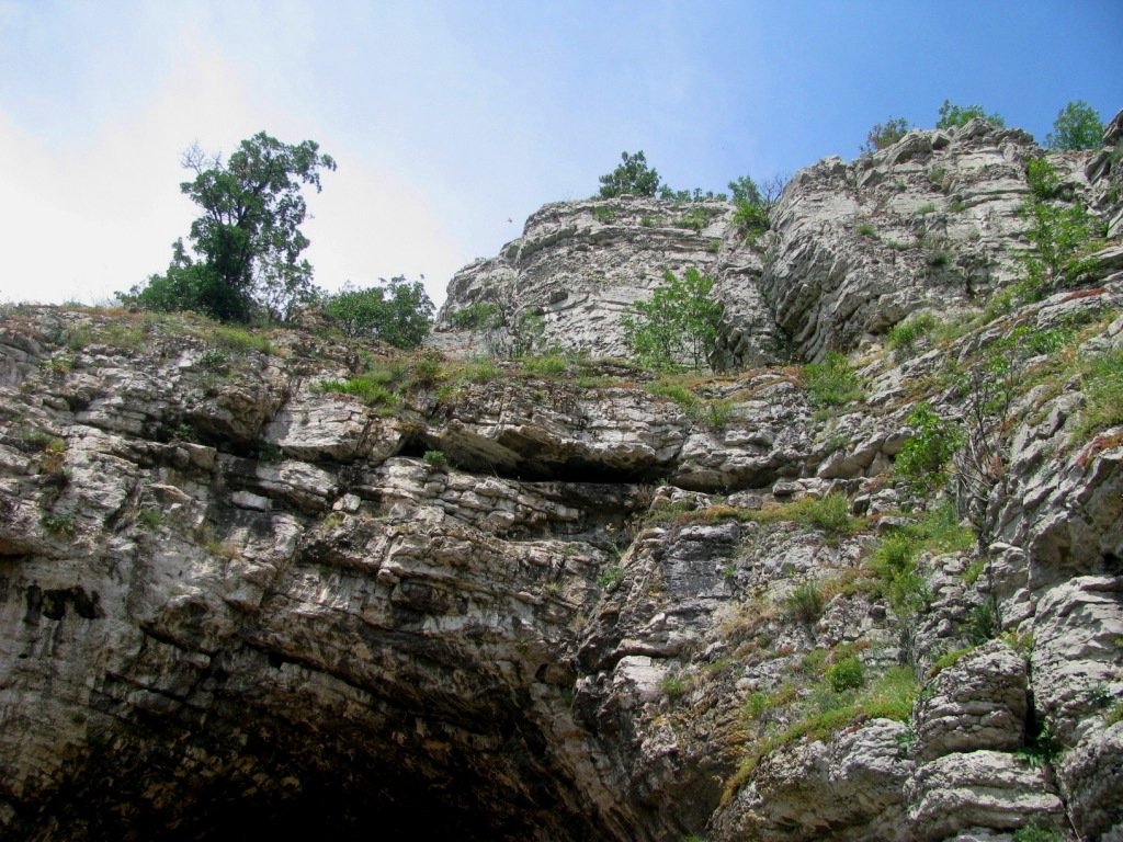 Kozarnika cave 38