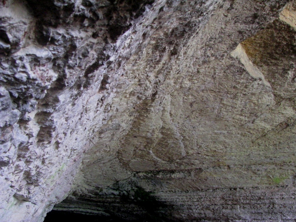 Kozarnika cave 32