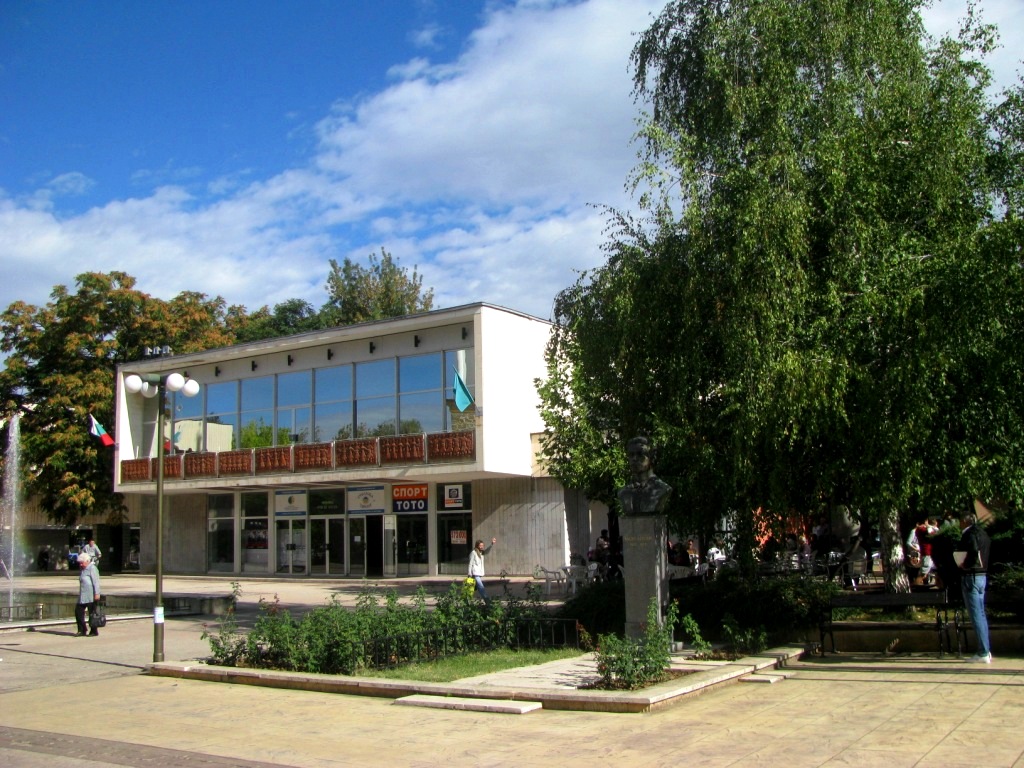 Botevgrad 27