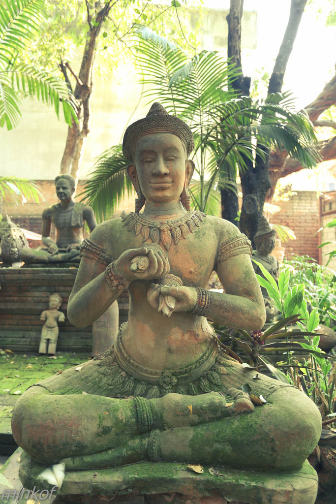 Chiang Mai terra-cotta arts