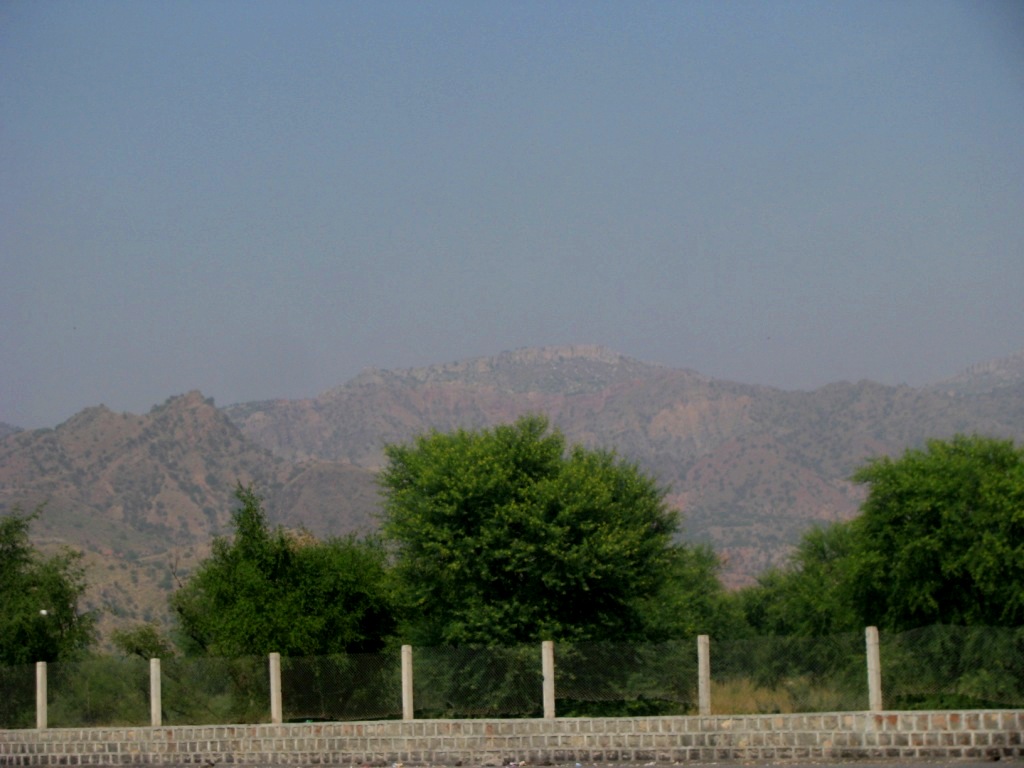 Kallar Kahar Mountains 02