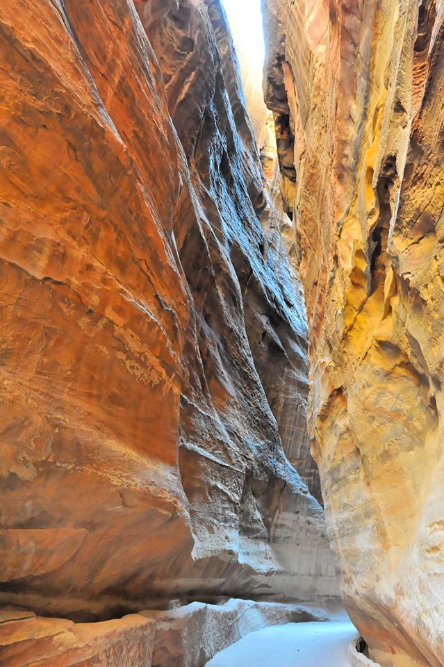 Al Siq (the gorge) in the ancient city of Petra, Jordan
