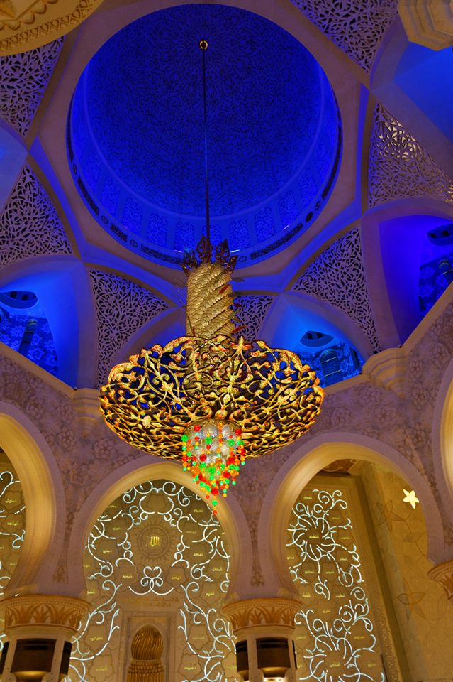 Полюлей от Сваровски кристал в джамията Шейх Зайед в Абу Даби, ОАЕ.