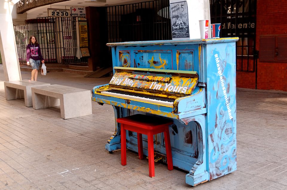 A "public" piano on the street in Providencia
