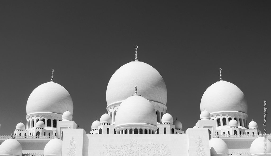 Един различен поглед на Sheikh Zayed Mosque