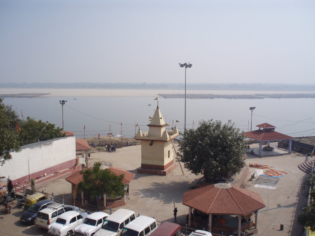 Варанаси - гледка от терасата на хотела към Ганг