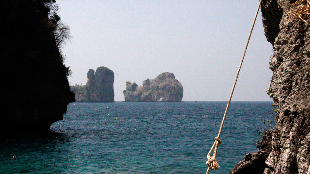 Phi-Phi island, James Bond Island и изобщо мноооого вода!