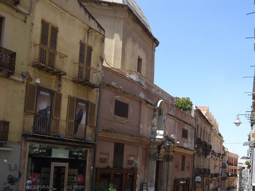 Централна уличка из стария град на Каляри