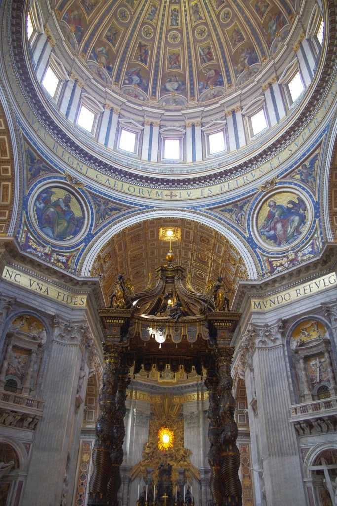 Куполът на Св. Петър, съзнателно направен метър по-малък от този на Пантеона