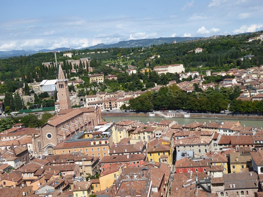 Верона, Италия - изглед от Torre dei Lamberti