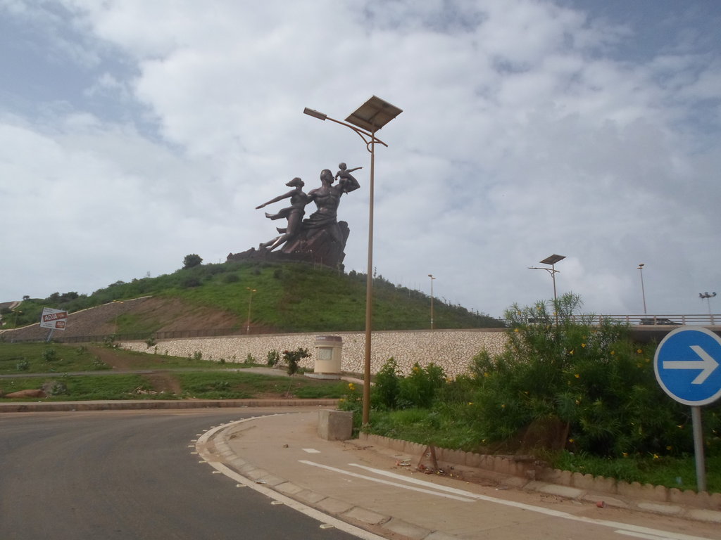 Дакар, паметник на Африканския ренесанс