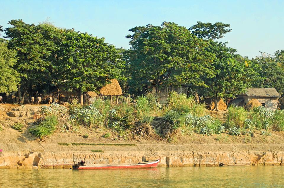 Sailing Ayeyarwady River from Mandalay to Bagan