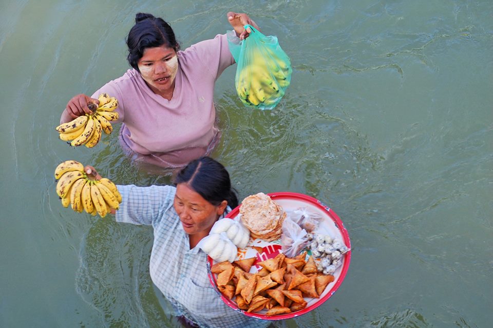 Local vendors in Myinmu