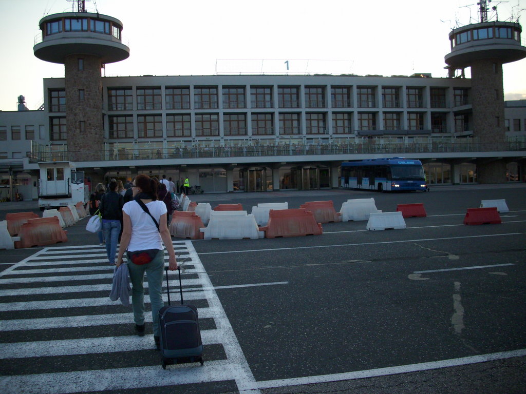 Терминал 1, точно преди да бъде затворен