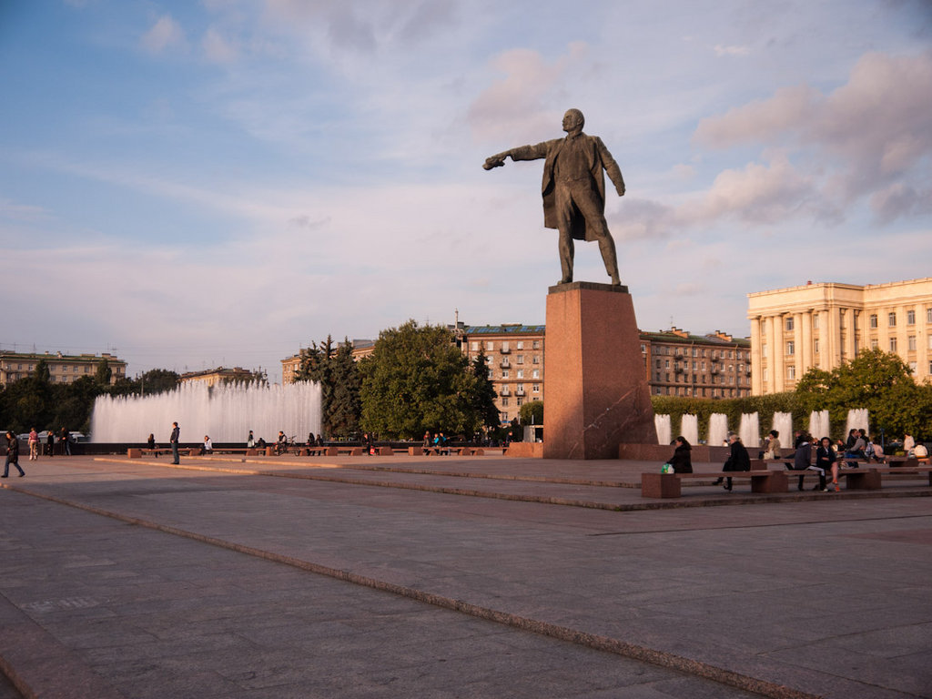 Площад "Ленин"