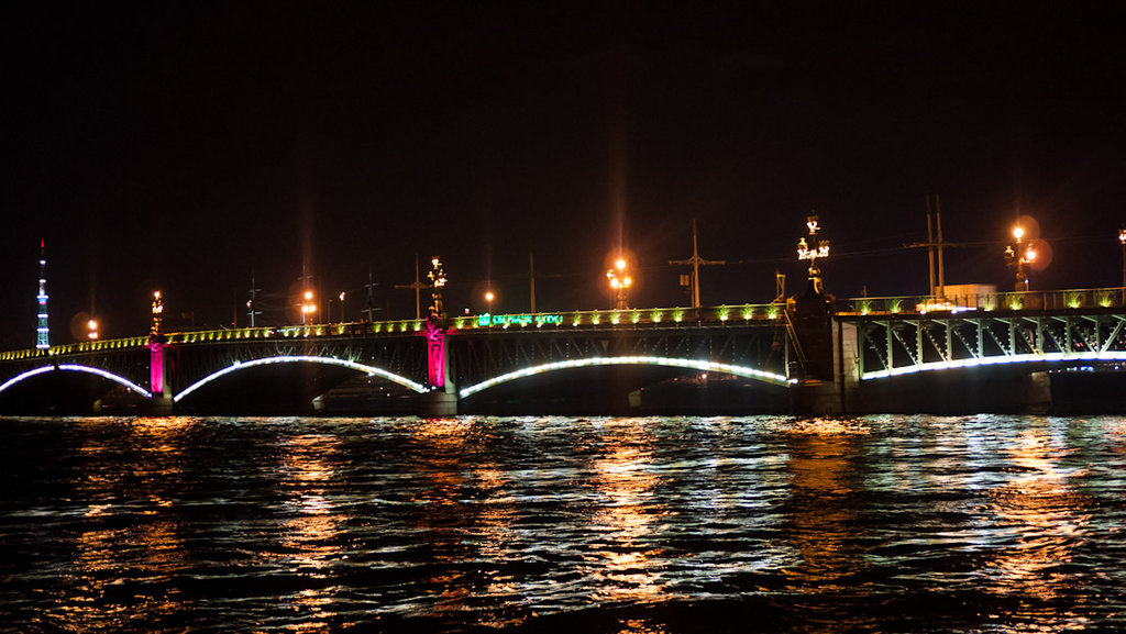 Санкт Петербург нощем