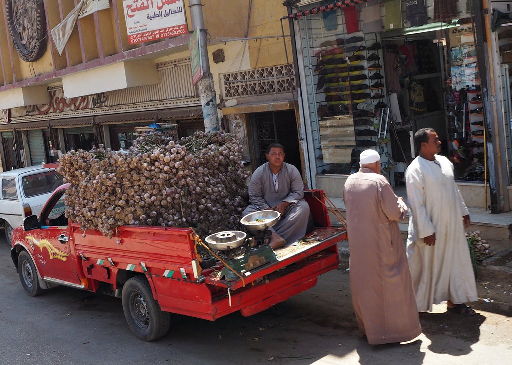 Продавач, Едфу, Египет
