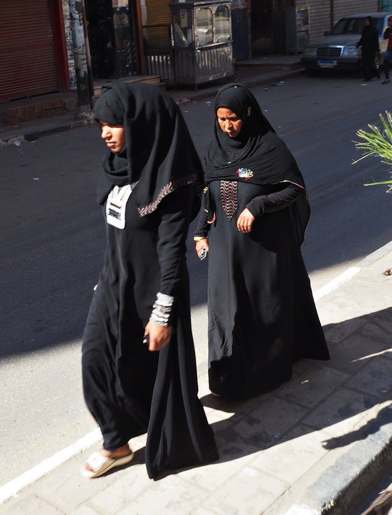 Жени в Едфу, Египет