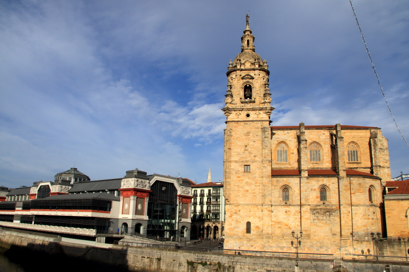 Църквата "Сан Антон" и пазарът "Рибера"