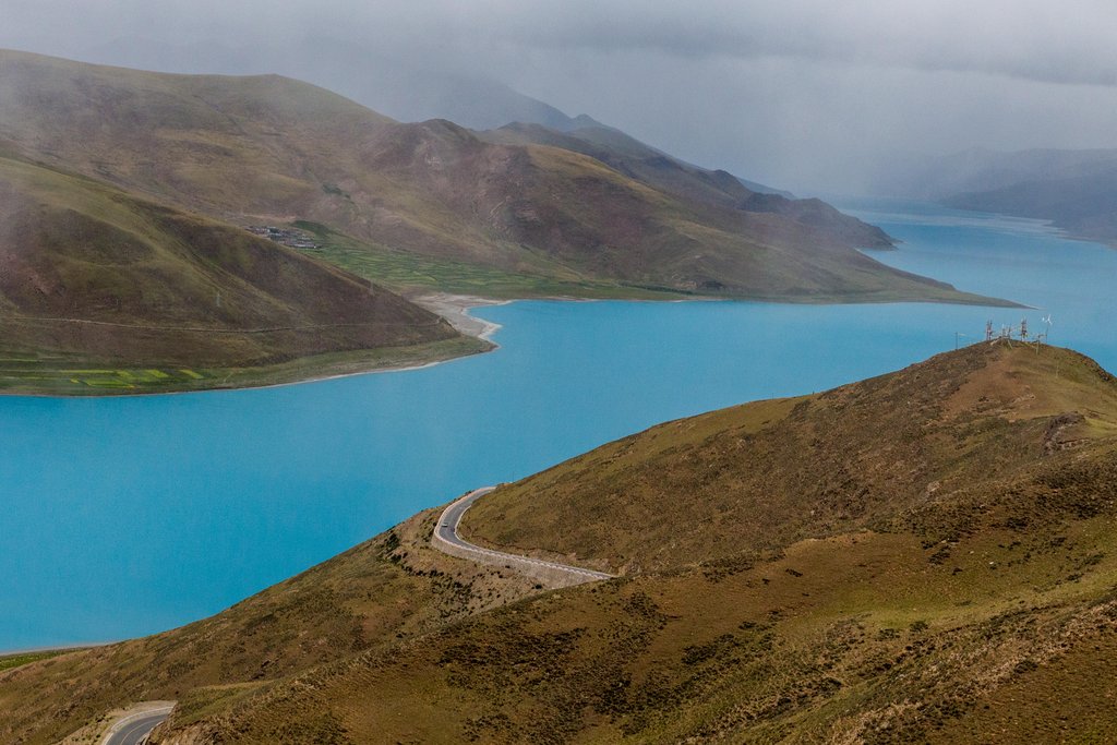 Yamdrok lake