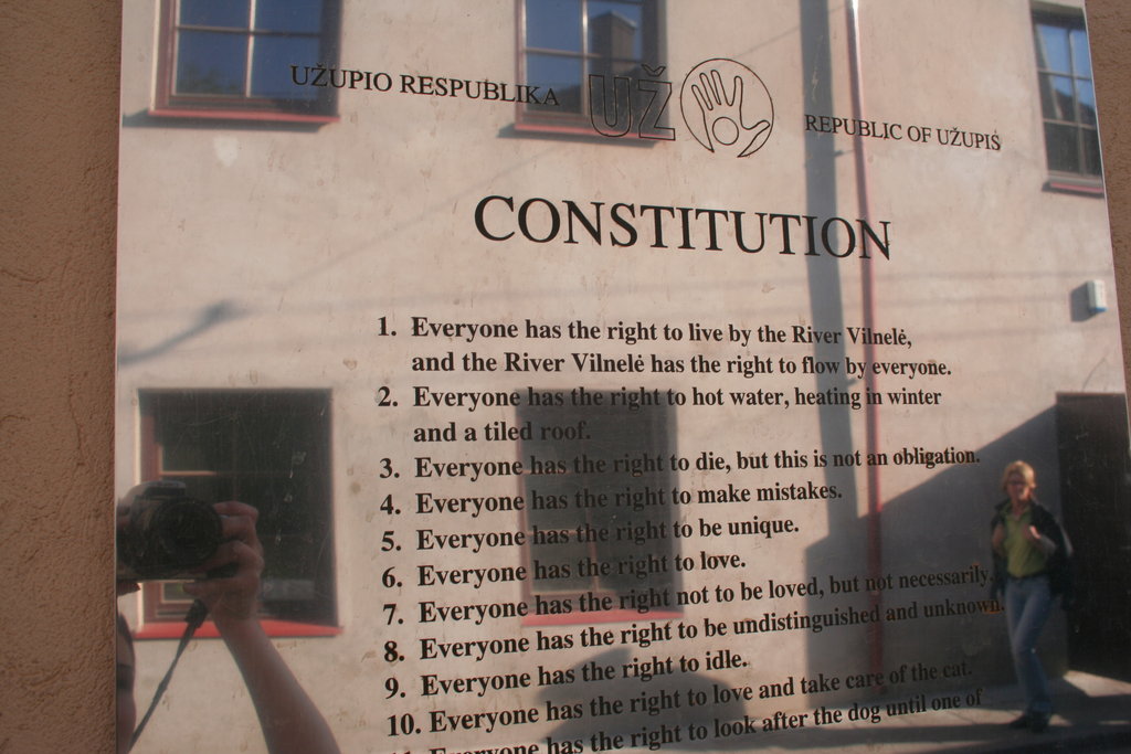 Част от конституцията на Република Ужупио