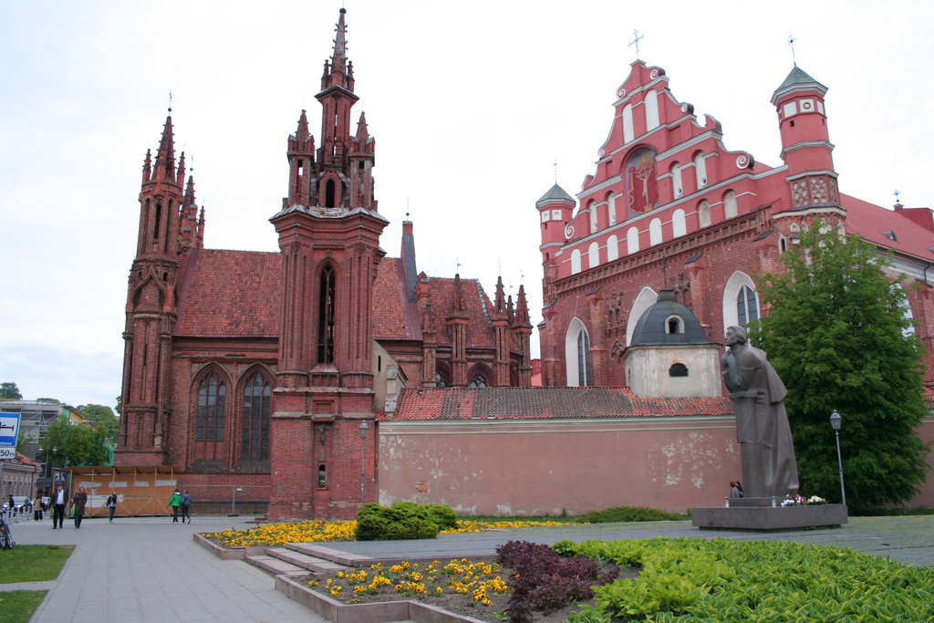 Църквата "Св. Ана" във Вилнюс