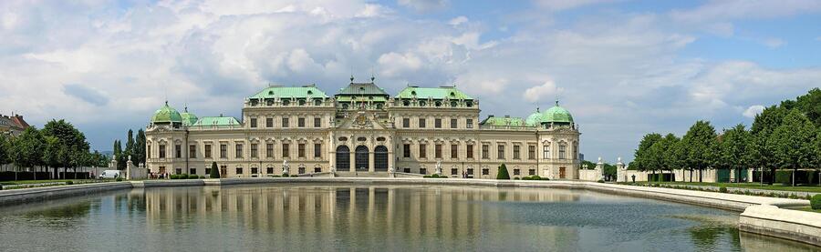 1920px-Wien_schloss_belvedere_panorama.j