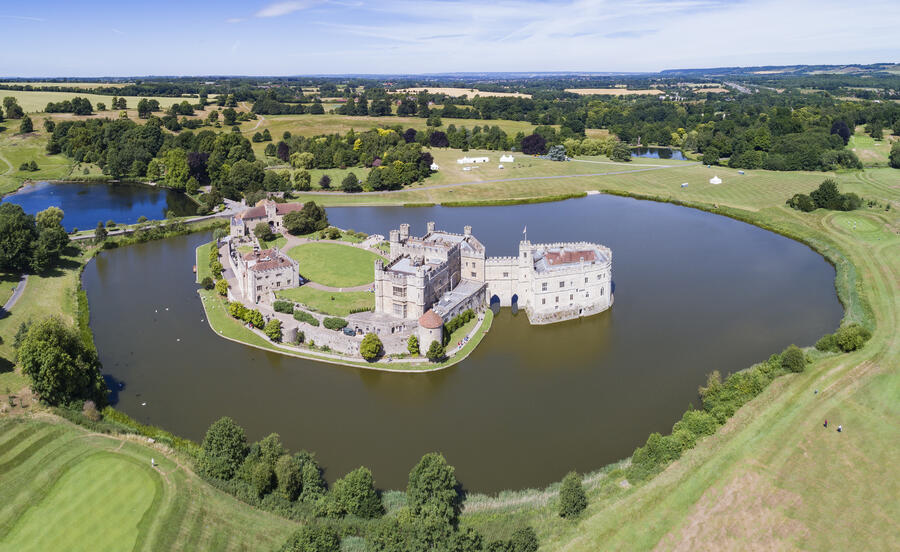 1_castle_leeds_panorama_2017.jpg