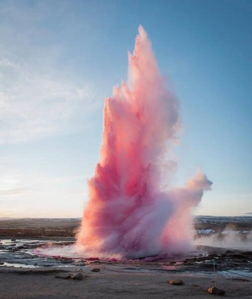 2015-28-04-pink-geyser-marco-evaristti-e