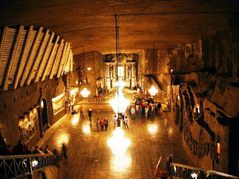 800px-Wieliczka-saltmine-kinga.jpg