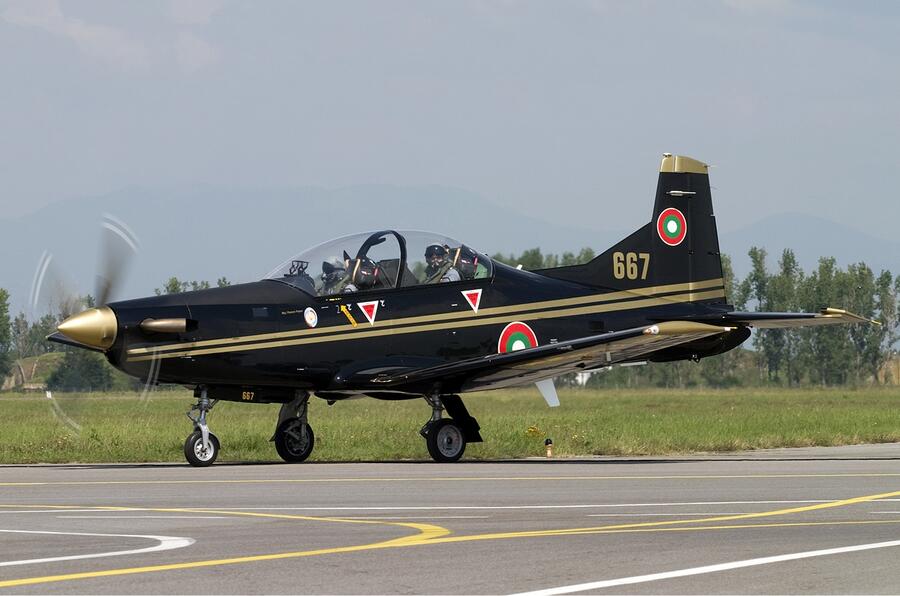 Bulgarian_Air_Force_Pilatus_PC-9M_Loftin