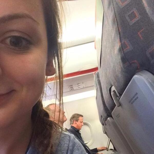 David-Cameron-eats-Pringles-on-EasyJet.j