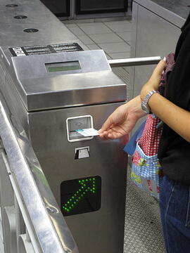 Usage_of_BCN_Subway_Turnstiles3.jpg