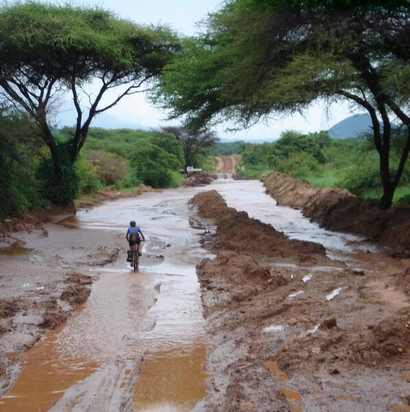 rainy-season-in-tanzania-897x900.jpg