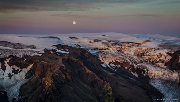 see-the-supermoon-in-iceland-5.jpg