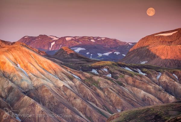 see-the-supermoon-in-iceland-9.jpg