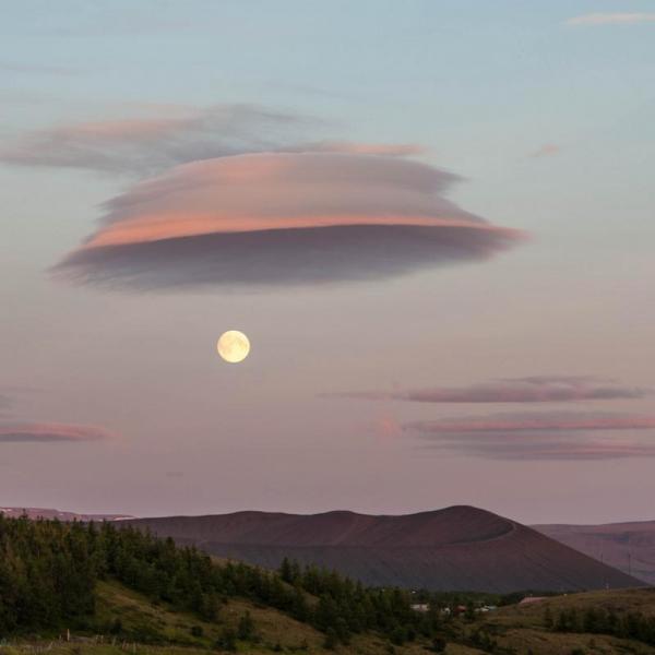 see-the-supermoon-in-iceland-8.jpg