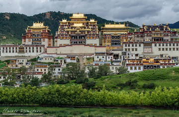 Ganden Sumtseling Monastery, Shangri-la