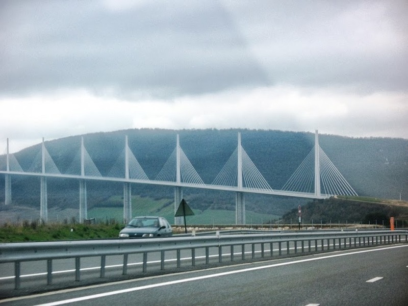 Viaduct de Millau_1.jpg