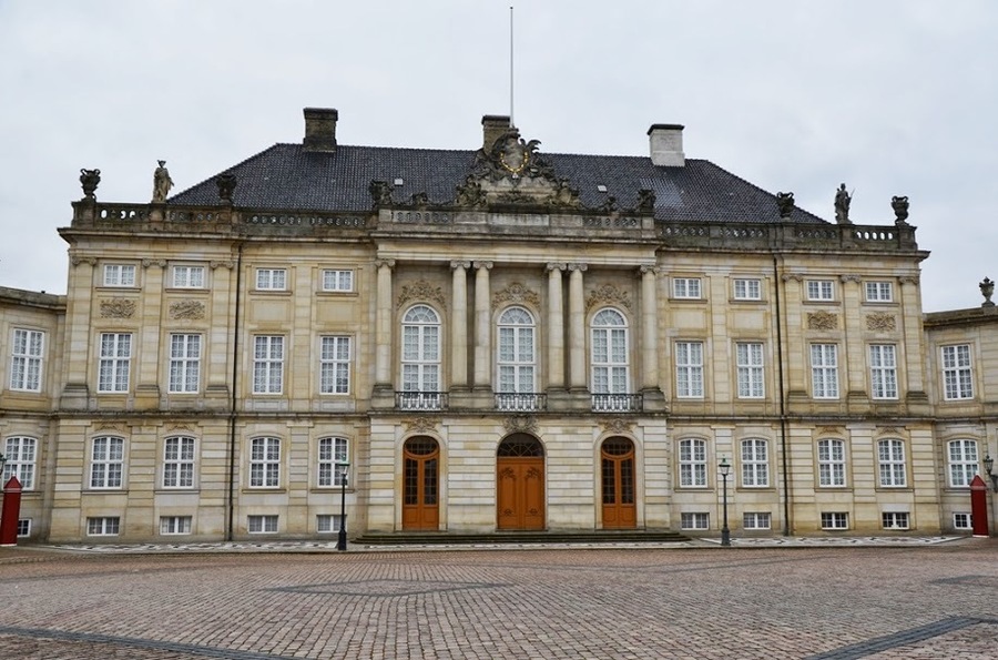 Amalienborg Copenhagen_1.jpg