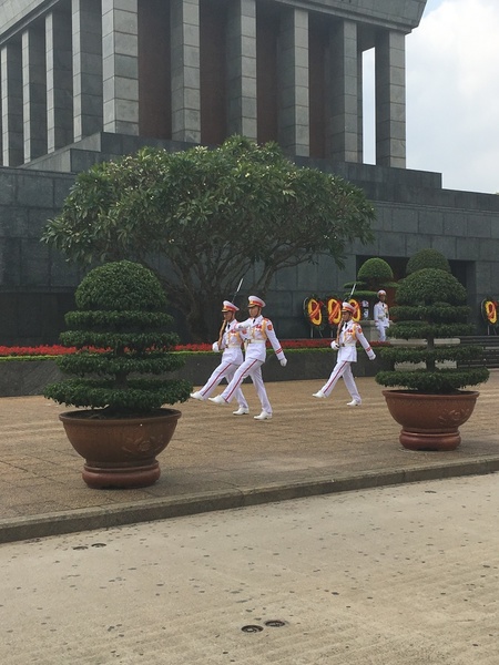 5932c435c0b83_160HoChiMinhMausoleum.thumb.JPG.9d4138437fab16da8e45e505a87c4e04.JPG