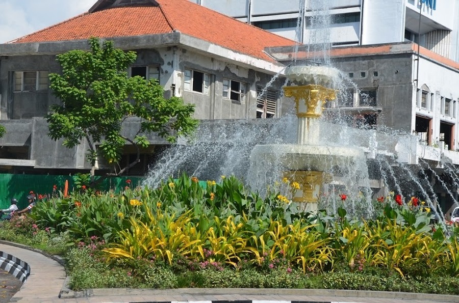 Surabaya fontain_1.jpg