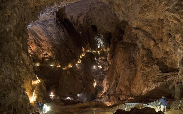 skocjan-caves-slovenia_90096_990x742-990x675-640x400.jpg.c930aace91d2c9a1cbc40440cdf68fd0.jpg