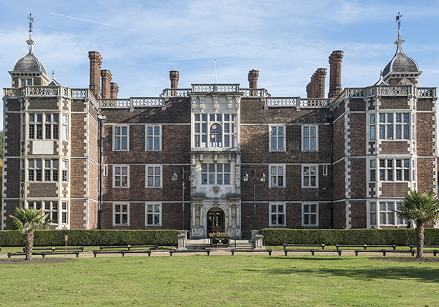 RGHT_Home_Charlton_House_2_RGHT.png.d3b3306896f59acb16d7339e2ec4b232.png