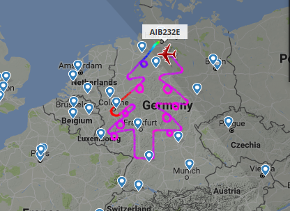 plane-xmas-tree-2.png.d725c4da6d95fee3a2e26f9479fa6c8b.png