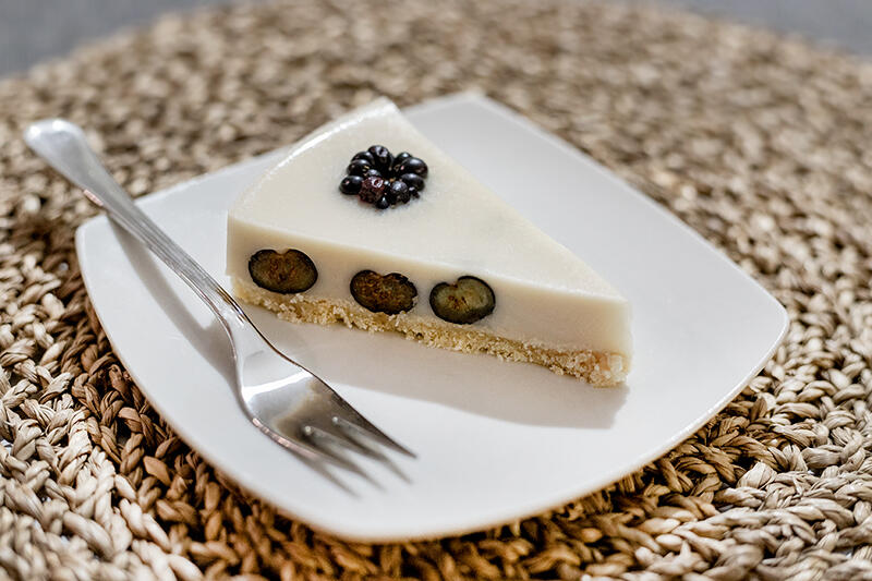 blueberries-cake.jpg.42e4651ec4ff24ee2006ad2b08ebdbdd.jpg