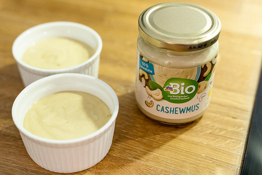 cashew.jpg.e39449248819092a17c7c31f2646bcb8.jpg