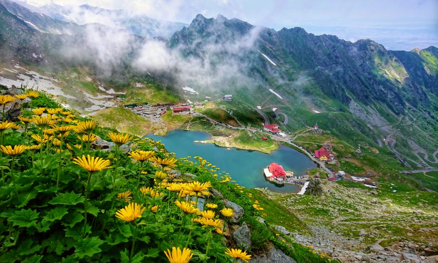 Balea Lake-Romania.jpg