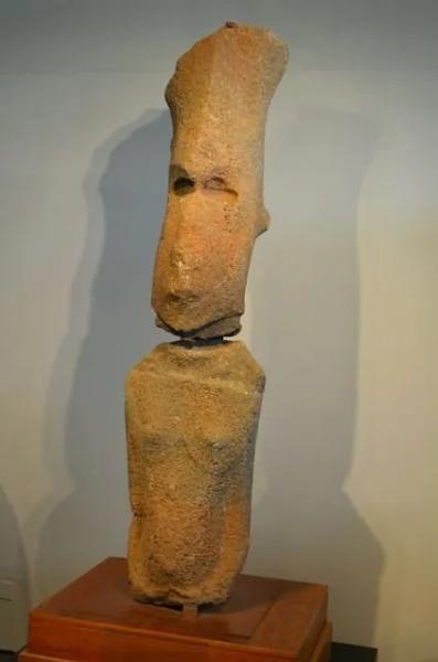 moai-femenino-1.jpg